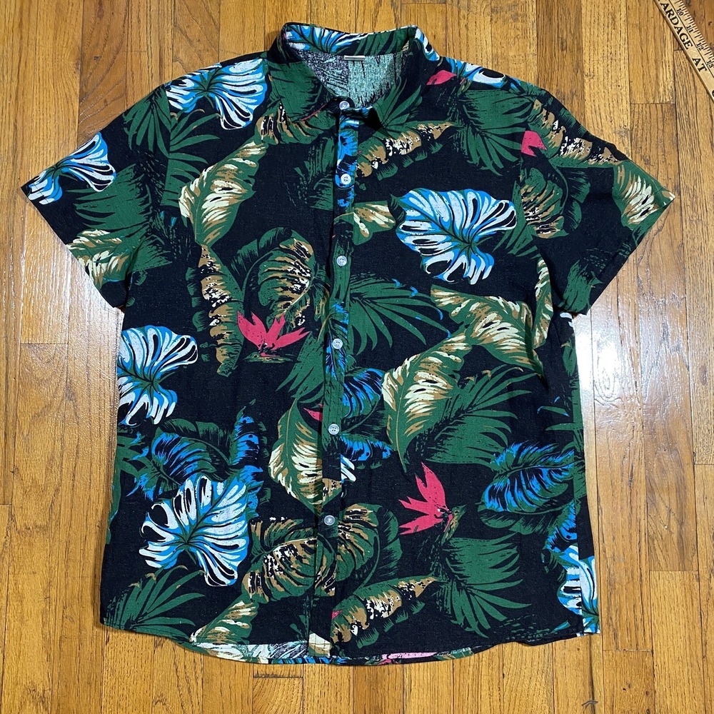 Vintage Black Floral Hawaiian Aloha Shirt 70s L / XL